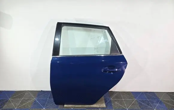 Toyota Auris E180 Rear door PAINTCODE8Q4