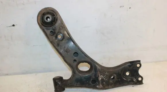 Toyota Auris E180 Front lower control arm/wishbone 4865502060