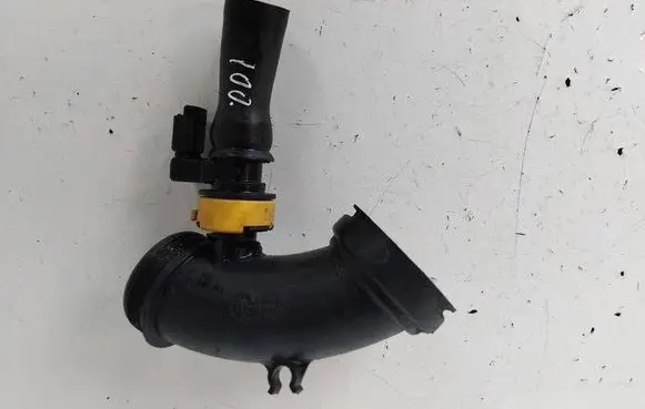 Citroen C3 Turbo air intake inlet pipe/hose 9684362180