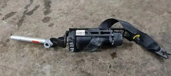 Volvo V70 Front seatbelt