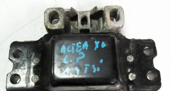 Seat Altea XL Engine mount bracket 1K0199555L