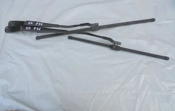 BMW X4 F26 Windshield/front glass wiper blade 8452125
