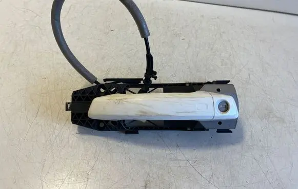 Audi Q2 - Front door exterior handle 8V0837885