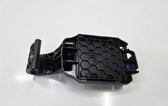 Mercedes-Benz A W176 Fuel tank cap A1766300067