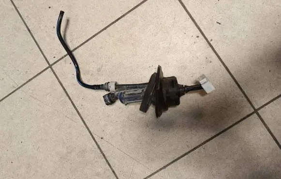 Ford Focus Clutch master cylinder 3M517A543AF