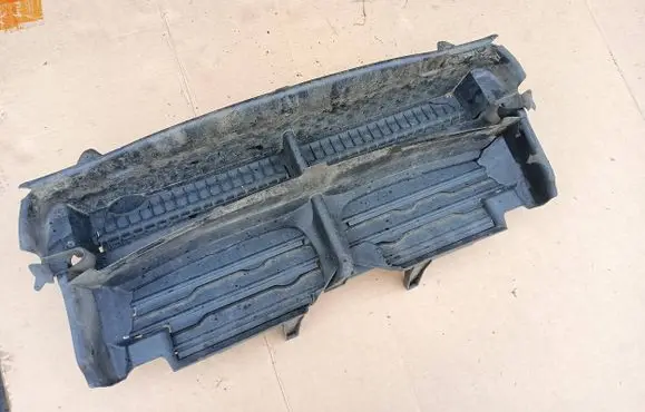 BMW X3 E83 Intercooler air guide/duct channel