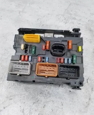 Peugeot 207 BSM Control unit 