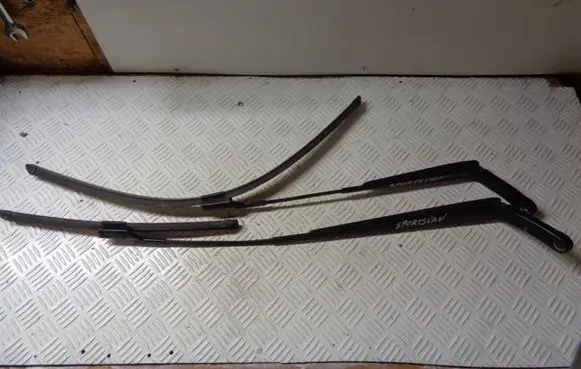 Volkswagen Golf Sportsvan Windshield/front glass wiper blade 517955410A 517955409A