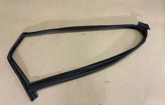 KIA Soul Rubber seal rear door window/glass 