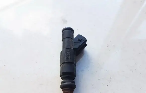 Ford Mondeo MK II Fuel injector 0280155819 988F-DA