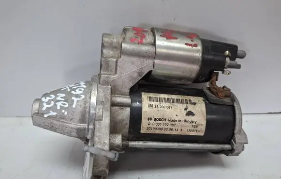 Opel Zafira C Starter motor S27612321 25200067