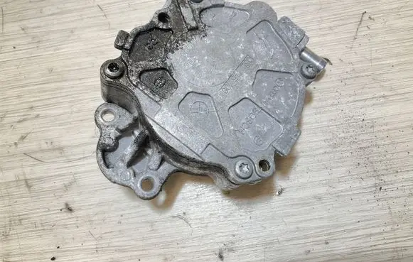 Audi A4 S4 B8 8K Vacuum pump 03L145100F