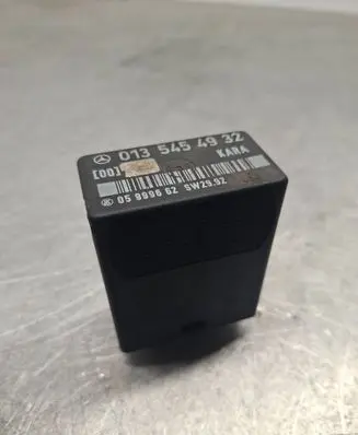 Mercedes-Benz C W202 Other relay 0135454932