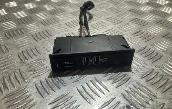 Mercedes-Benz E W238 USB socket connector A2138200400