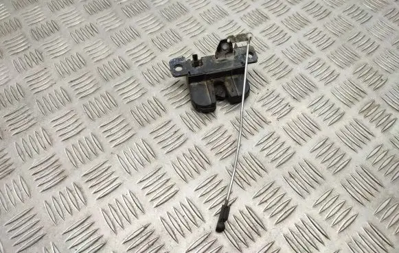 Loading door lock