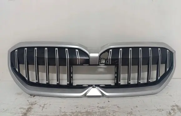 BMW 5 G60 Front bumper upper radiator grill ZPR976