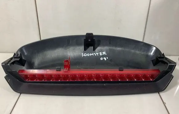 Skoda Roomster (5J) Third/center stoplight 5J7945087