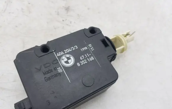 BMW 7 E38 Fuel tank cap lock 8352168