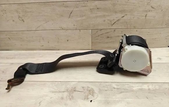 Fiat Croma Rear seatbelt 33053983B