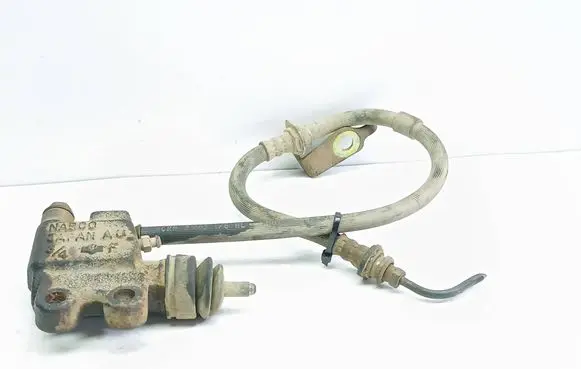 Nissan Almera Tino Clutch slave cylinder 