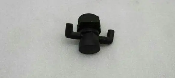 Mercedes-Benz S W140 Valve vacuum A0004702093