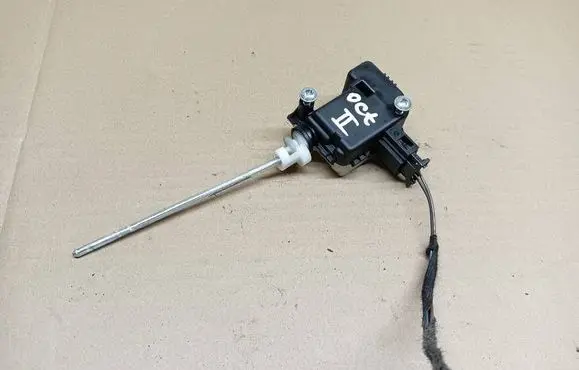 Skoda Octavia Mk2 (1Z) Fuel tank cap lock 1Z0810773 1M0959781A