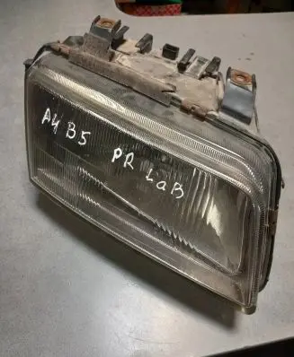 Audi A4 S4 B5 8D Headlight/headlamp 1305235257