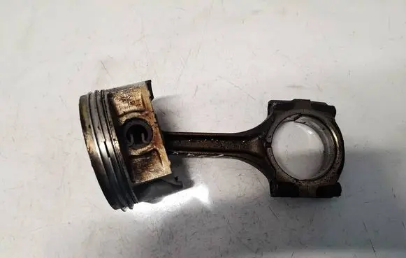 Subaru B9 Tribeca Piston with connecting rod 