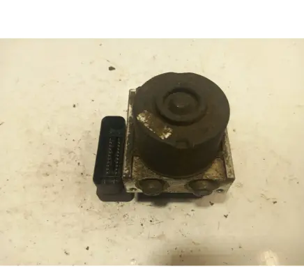 Volkswagen Golf V ABS Pump 00005793E6 10097003133