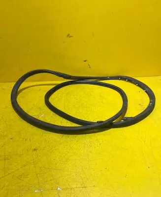 Audi A4 S4 B7 8E 8H Rubber seal rear door 