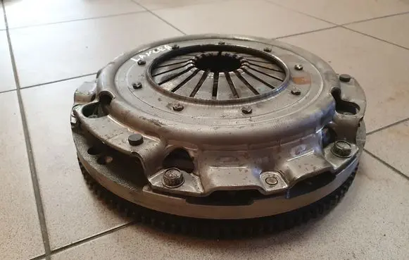 Mitsubishi Lancer VIII Clutch set kit MN132330 MN132331