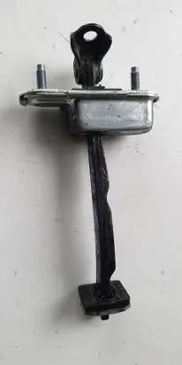 Hyundai i40 Rear door check strap stopper