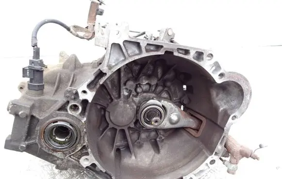 Manual 5 speed gearbox