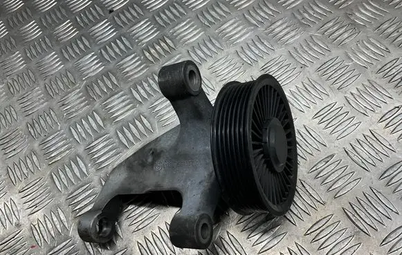 BMW 5 F10 F11 Generator/alternator belt tensioner 7567337