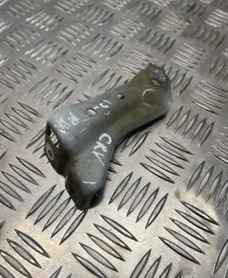 Honda CR-V Fender mounting bracket