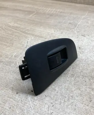 Toyota Avensis T250 Electric window control switch 7423105140
