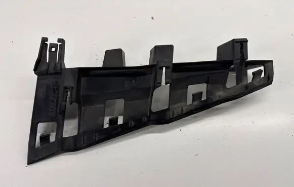 Chevrolet Camaro Rear bumper mounting bracket 84035464 23366570