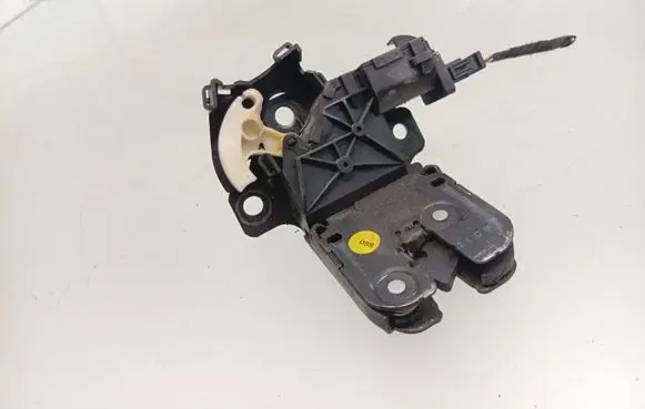 Audi A4 S4 B7 8E 8H Tailgate/trunk/boot lock/catch/latch 8P4827505B