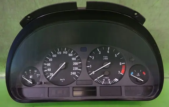 BMW 5 E39 Speedometer (instrument cluster) 8375669