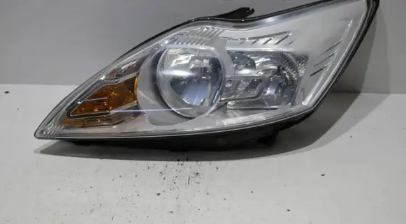 Ford Focus Headlight/headlamp 8M5113W030AF 1011A02 0077R00