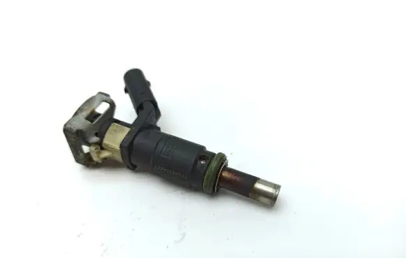 Mercedes-Benz SLK R171 Fuel injector A2720780249 6165B04675