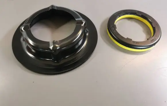 BMW X5 E53 Coil spring mount 1090612 31331090612