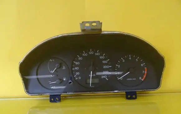 Mazda 626 Speedometer (instrument cluster) GE6WE