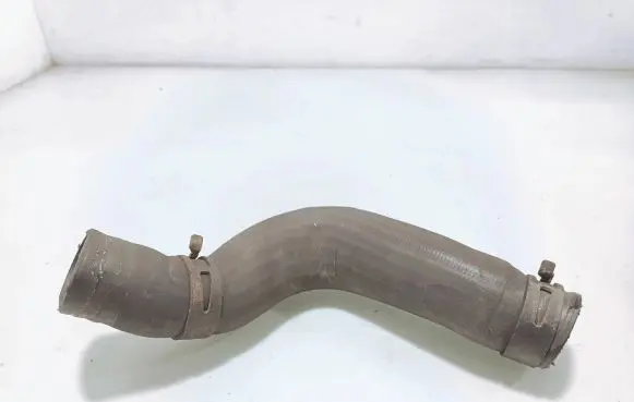 Coolant pipe/hose