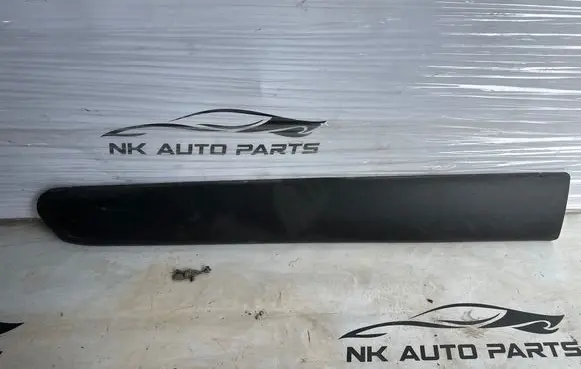 Volvo XC70 Front door trim (molding) 30678040