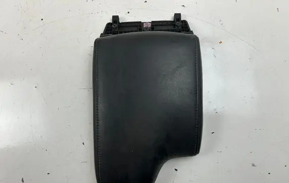 Toyota Hilux (AN120, AN130) Armrest 