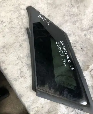 Opel Grandland X Rear side window 43r01351