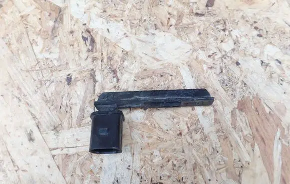 Audi A6 S6 C5 4B Sensor 32662510
