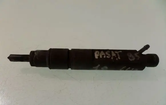 Volkswagen PASSAT B5 Fuel injector 028130201G