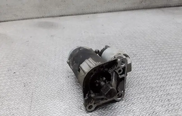 Renault Sandero I Starter motor 8200815083